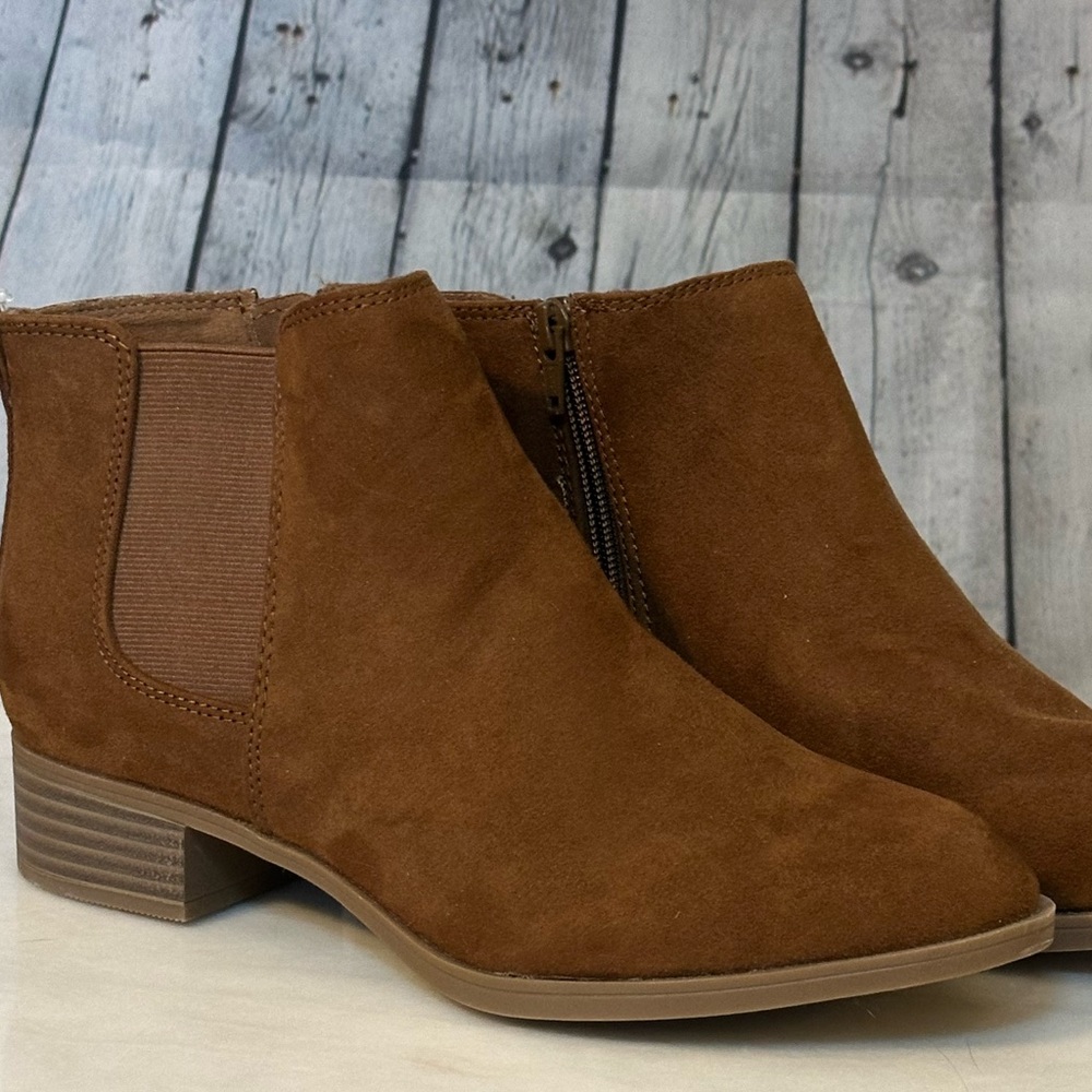 🎈NWT So Faux Suede Cognac  Colored Booties